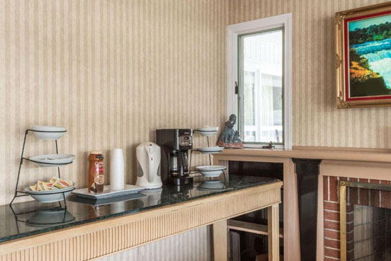 Top Hotels in Moosup, CT